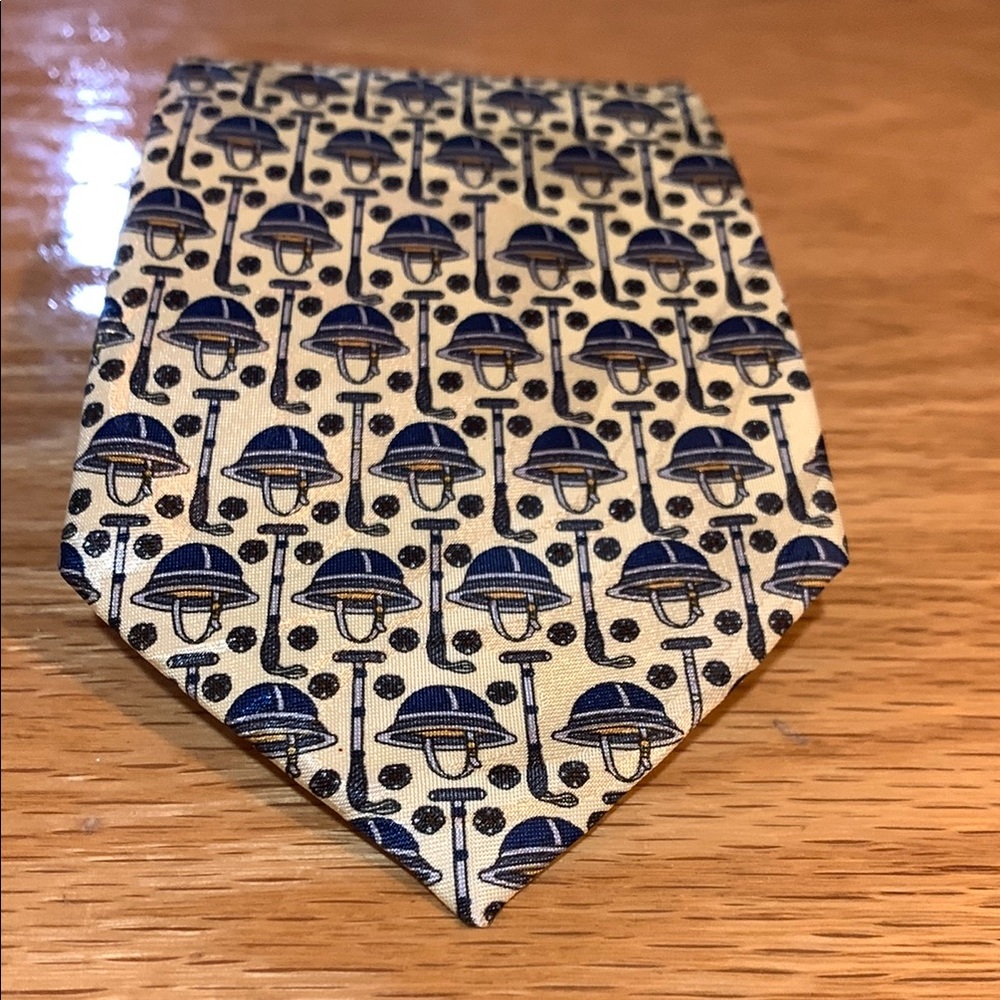 Sophisticated Blue and Cream Geometric Tie